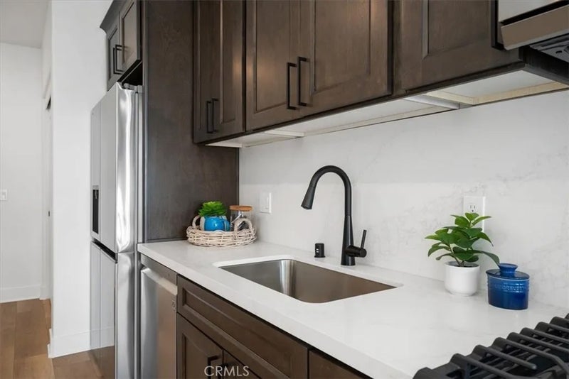 402 W Grand Avenue 313