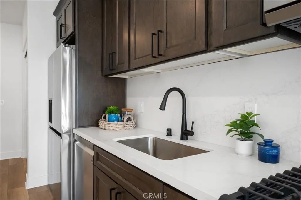 402 W Grand Avenue 313