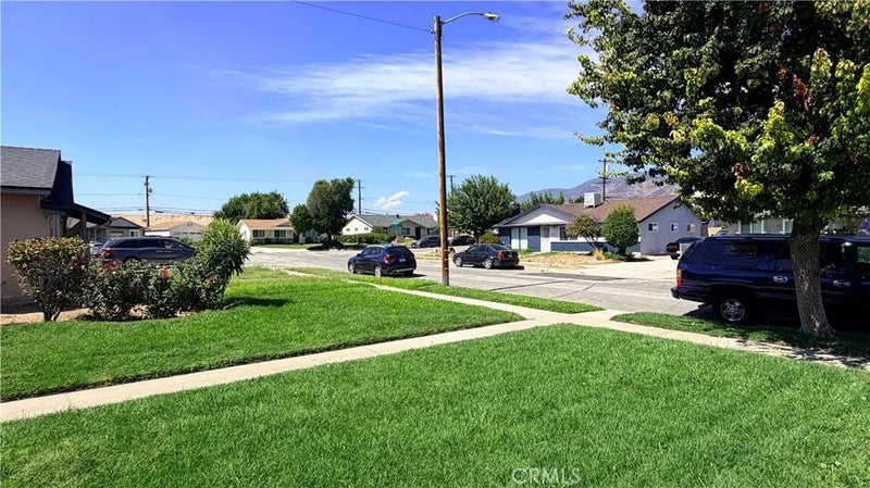1123 E 38th