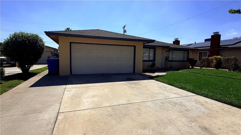 1123 E 38th