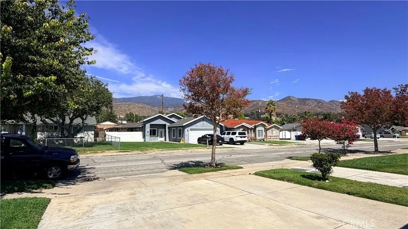 1123 E 38th