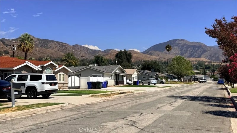 1123 E 38th