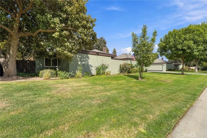 2950 W Border Links Drive