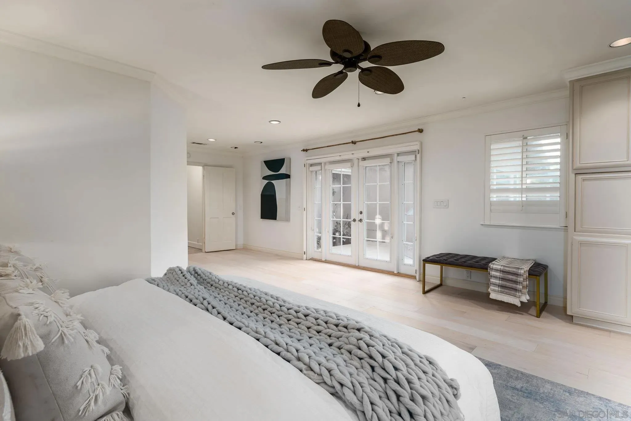 Poway, California 92064, United States, 6 Bedrooms Bedrooms, ,4 BathroomsBathrooms,Residential,Active,163344