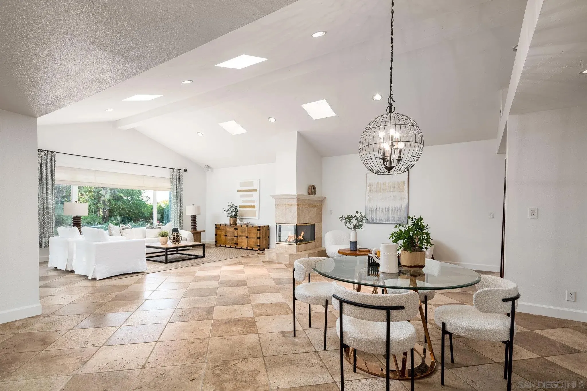 Poway, California 92064, United States, 6 Bedrooms Bedrooms, ,4 BathroomsBathrooms,Residential,Active,163344