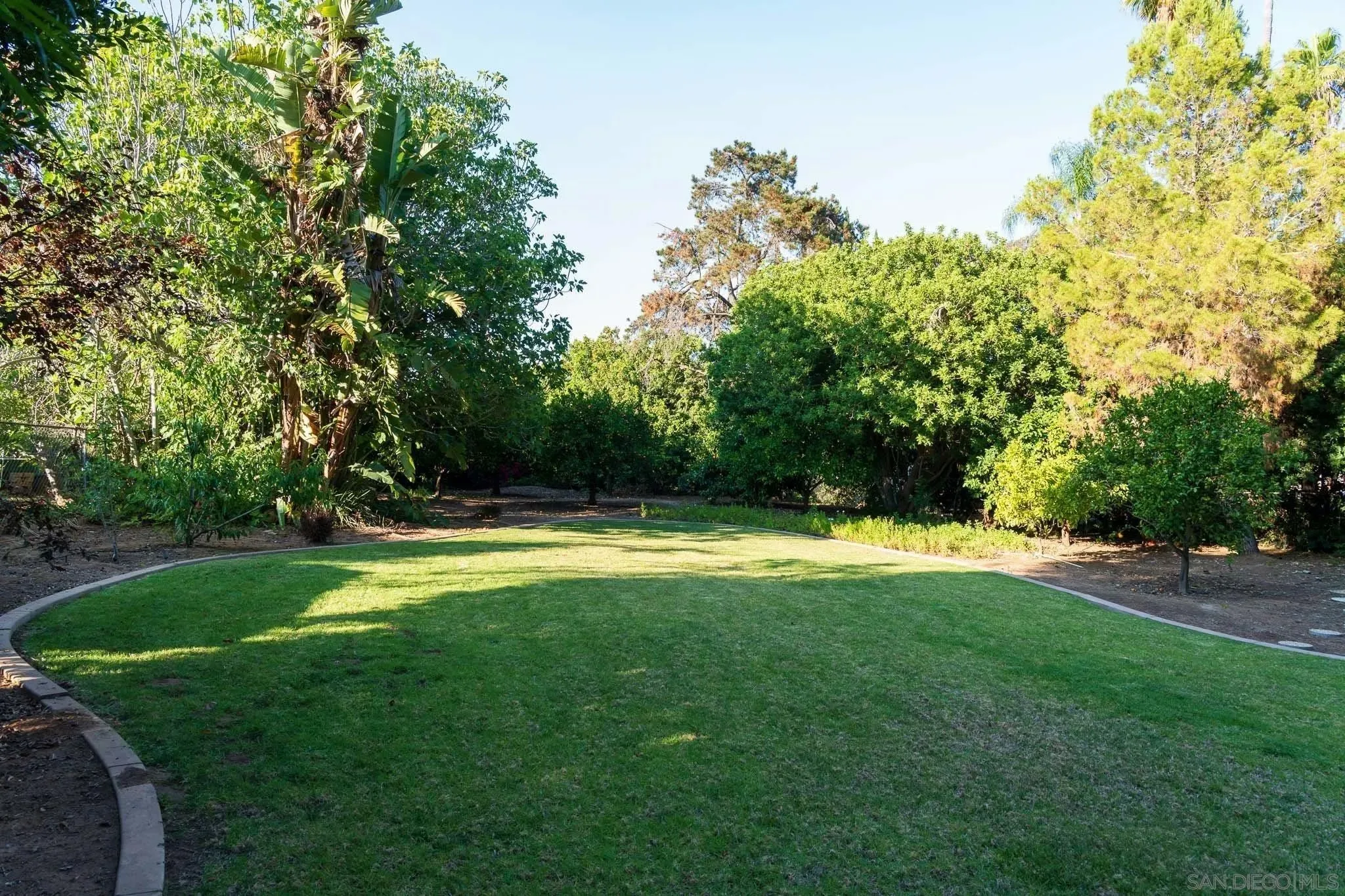 Poway, California 92064, United States, 6 Bedrooms Bedrooms, ,4 BathroomsBathrooms,Residential,Active,163344