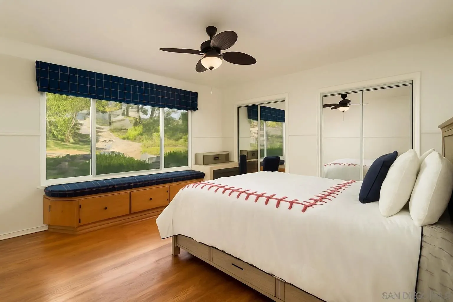 Poway, California 92064, United States, 6 Bedrooms Bedrooms, ,4 BathroomsBathrooms,Residential,Active,163344