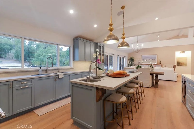 2533 Palos Verdes Drive North