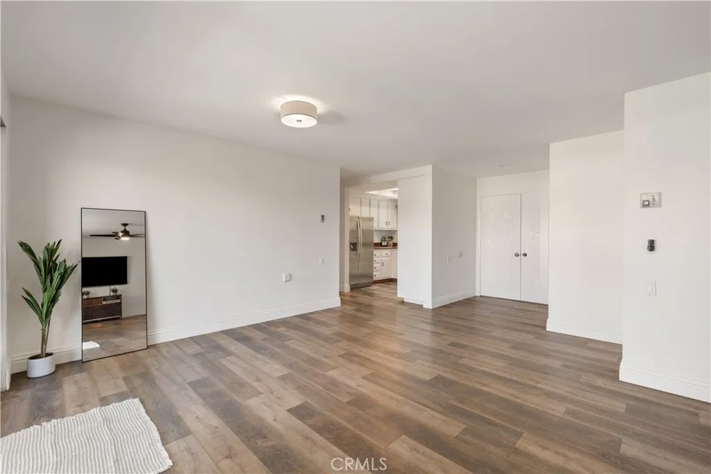 2389 Via Mariposa West 2A