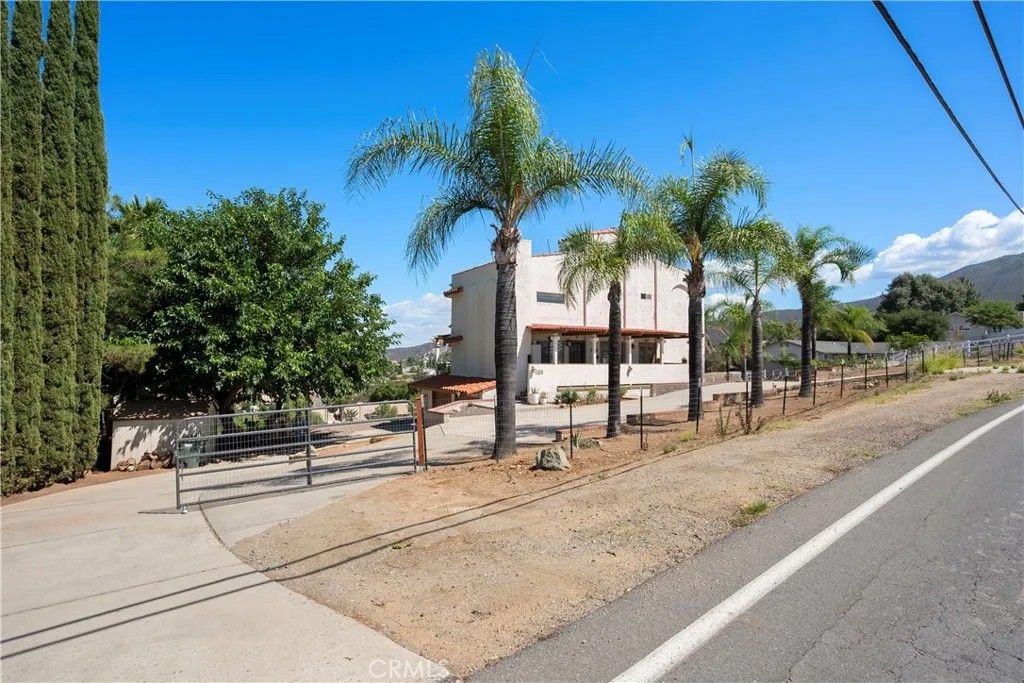 Photo of 2638 W Victoria, Alpine, CA 91901 (MLS # SW26007322)