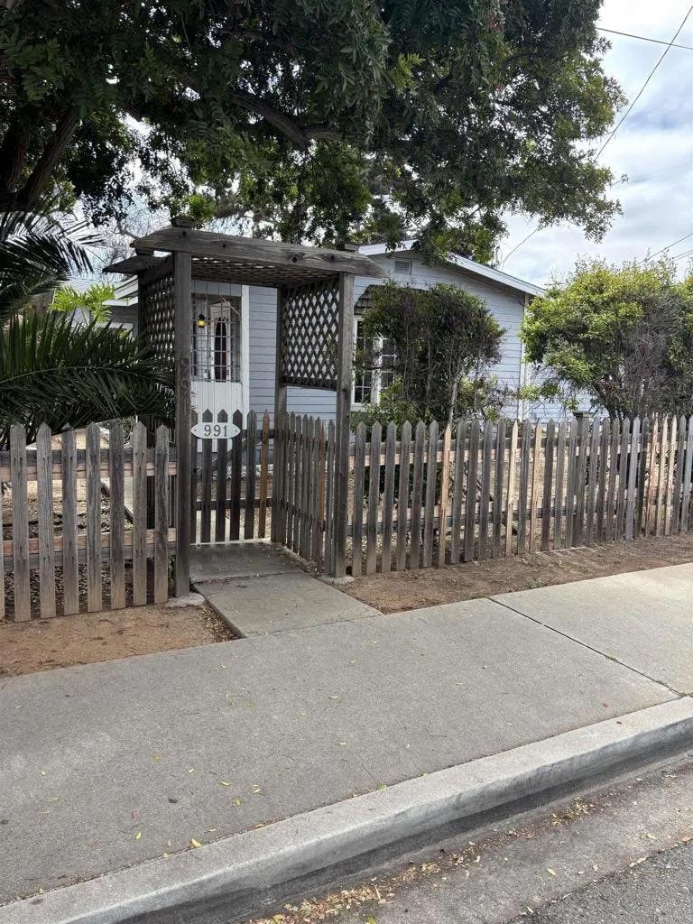 Photo of 991 Connecticut Street, Imperial Beach, CA 91932 (MLS # NDP2607828)