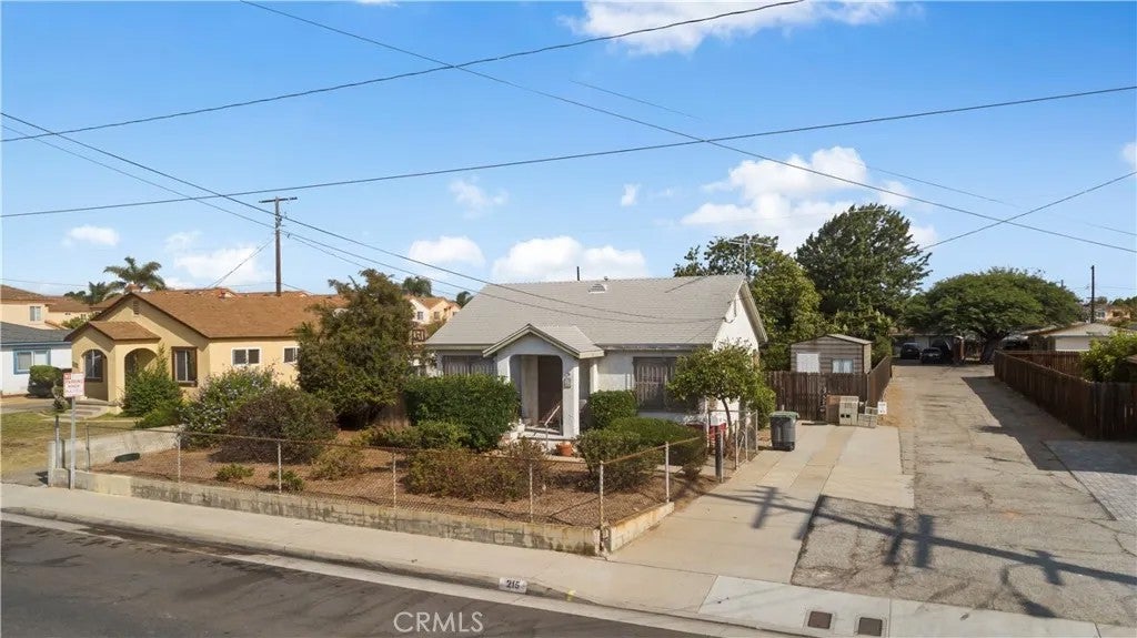 215 E 220th