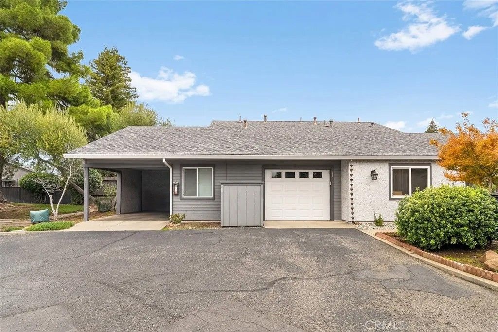 Photo of 28 Wrangler Court, Chico, CA 95928 (MLS # SN25273833)