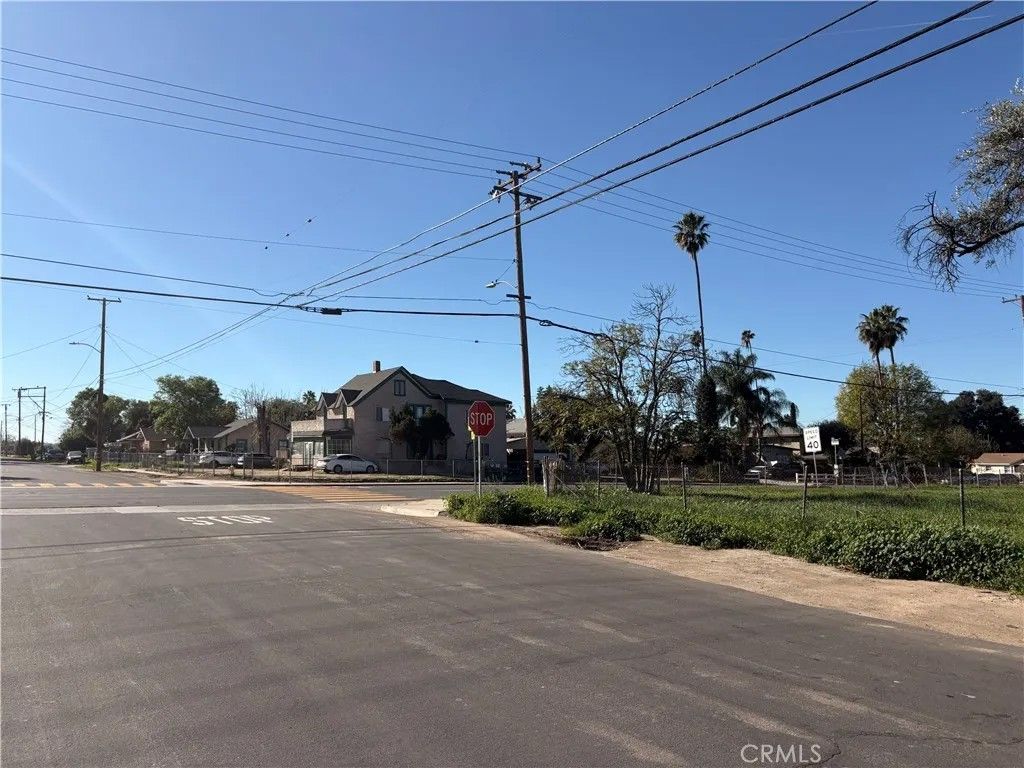 Photo of 257 Highland Ave, Riverside, CA 92507 (MLS # PW26010656)