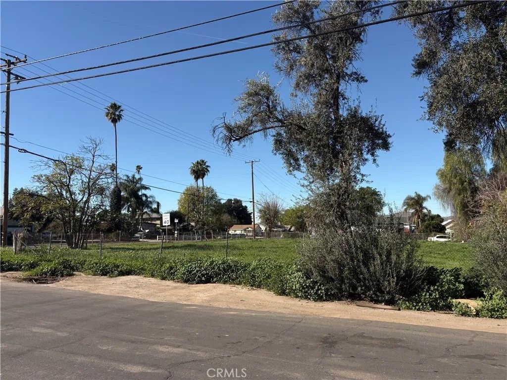 Photo of 257 Highland Ave, Riverside, CA 92507 (MLS # PW26010656)
