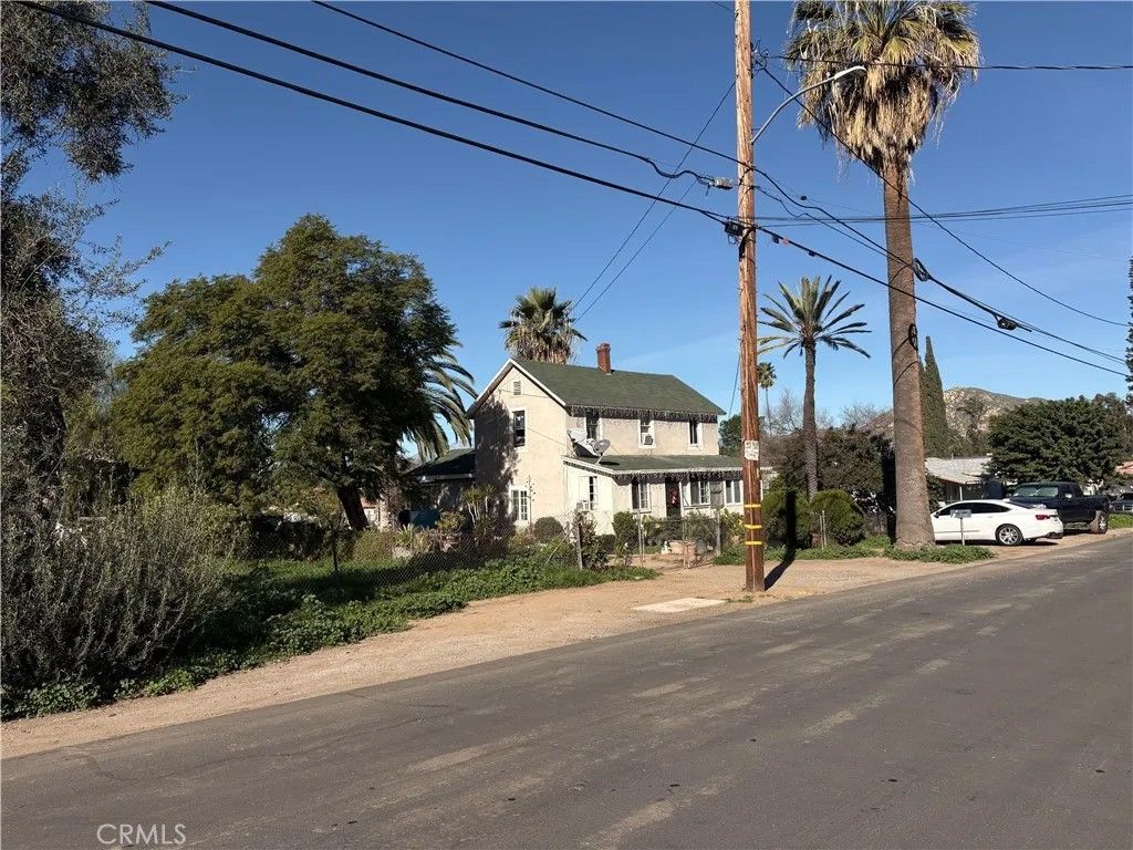 Photo of 257 Highland Ave, Riverside, CA 92507 (MLS # PW26010656)