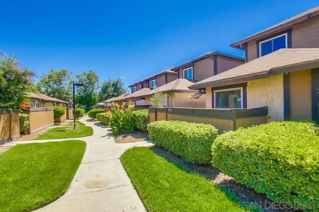 Photo of 9611 Kumquat Dr, Lakeside, CA 92040 (MLS # 250037075)