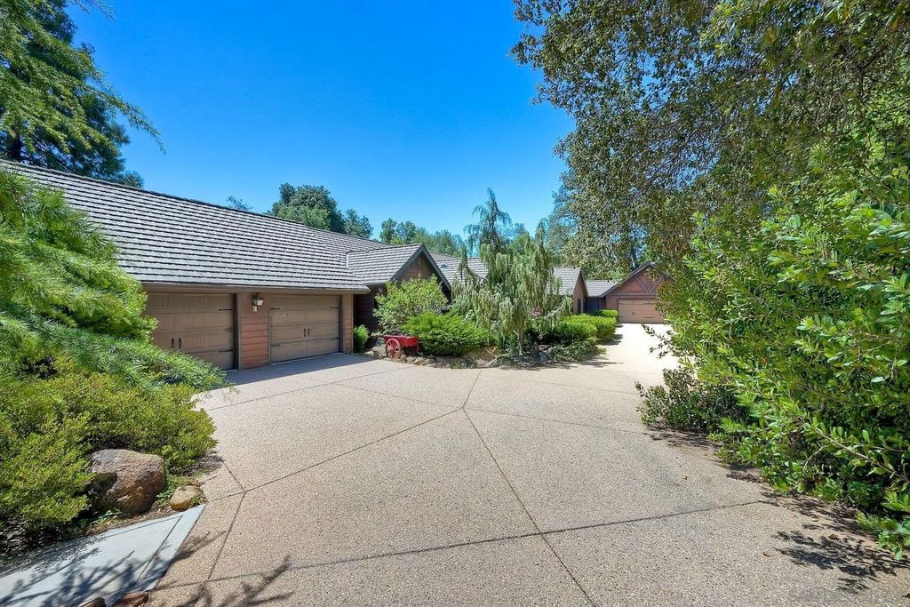 Photo of 1055 W Incense Cedar Road, Julian, CA 92036 (MLS # 260011084)