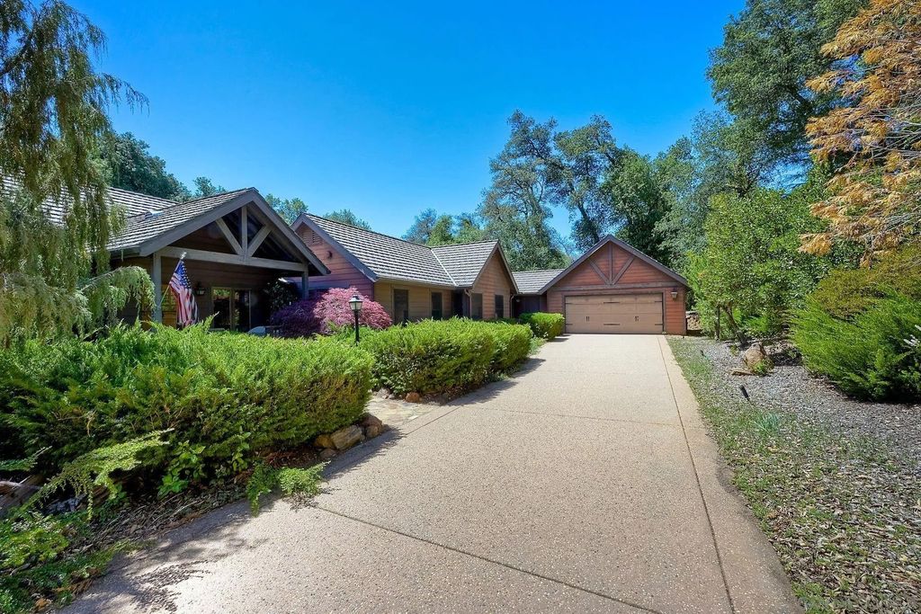 Photo of 1055 W Incense Cedar Road, Julian, CA 92036 (MLS # 260011084)