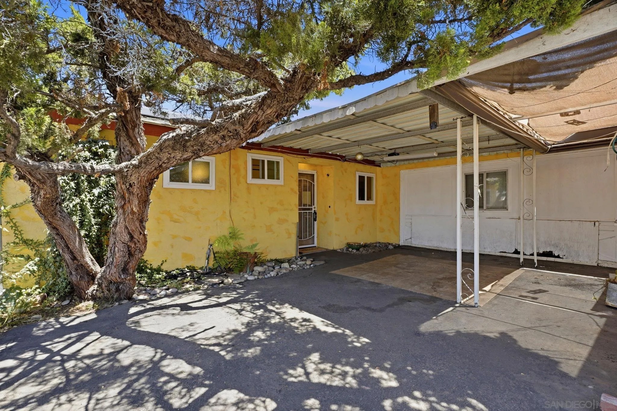 13049 Lindo Lane
