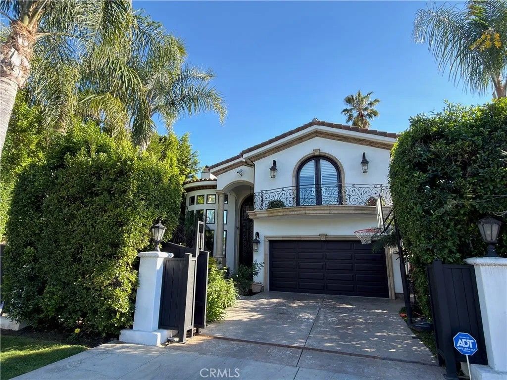 Photo of 14944 Otsego St, Sherman Oaks, CA 91403 (MLS # PW26059137)
