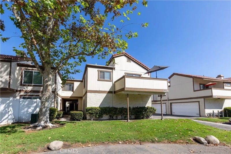 1228 S Cypress #E