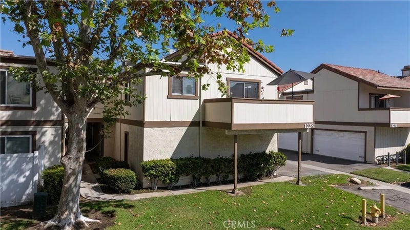 1228 S Cypress #E