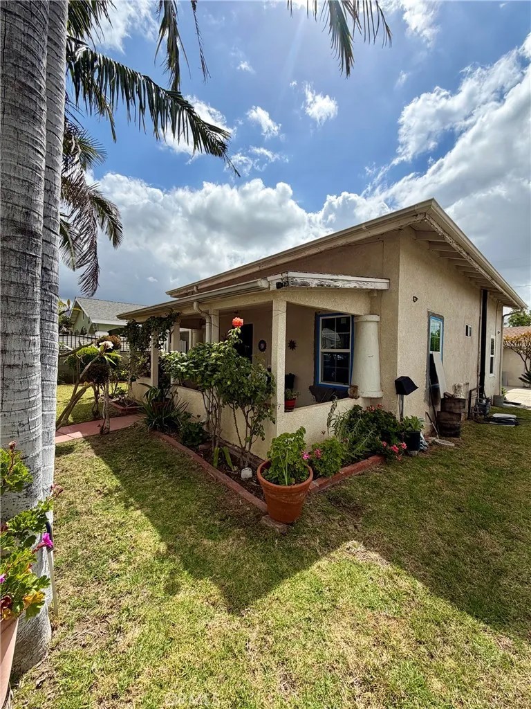 952 Orange Grove