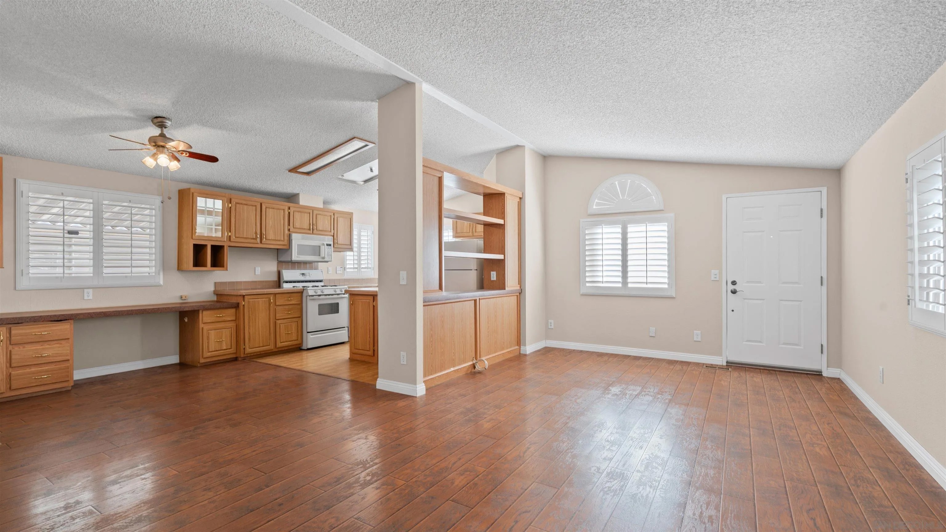 6460 Convoy Court 133