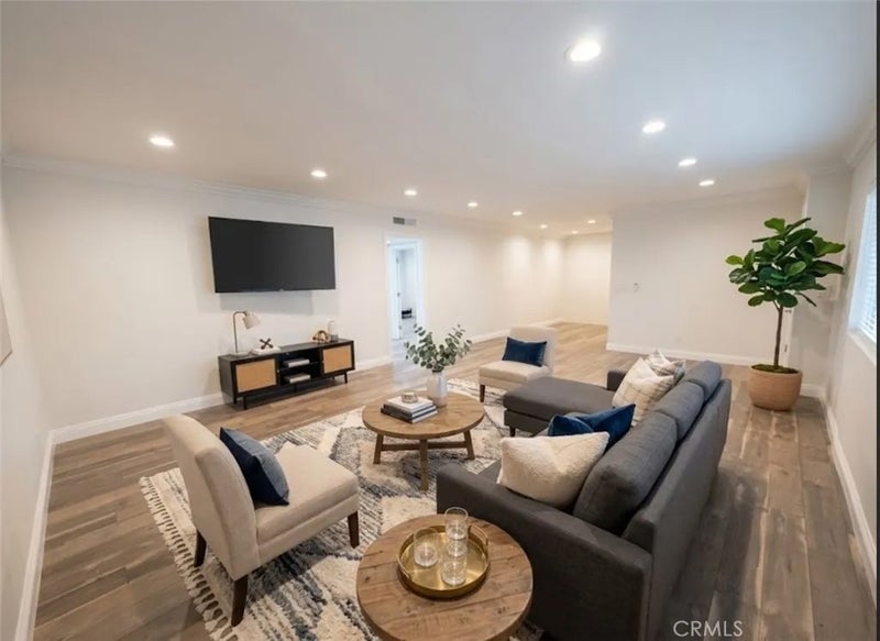 5354 Lindley 204