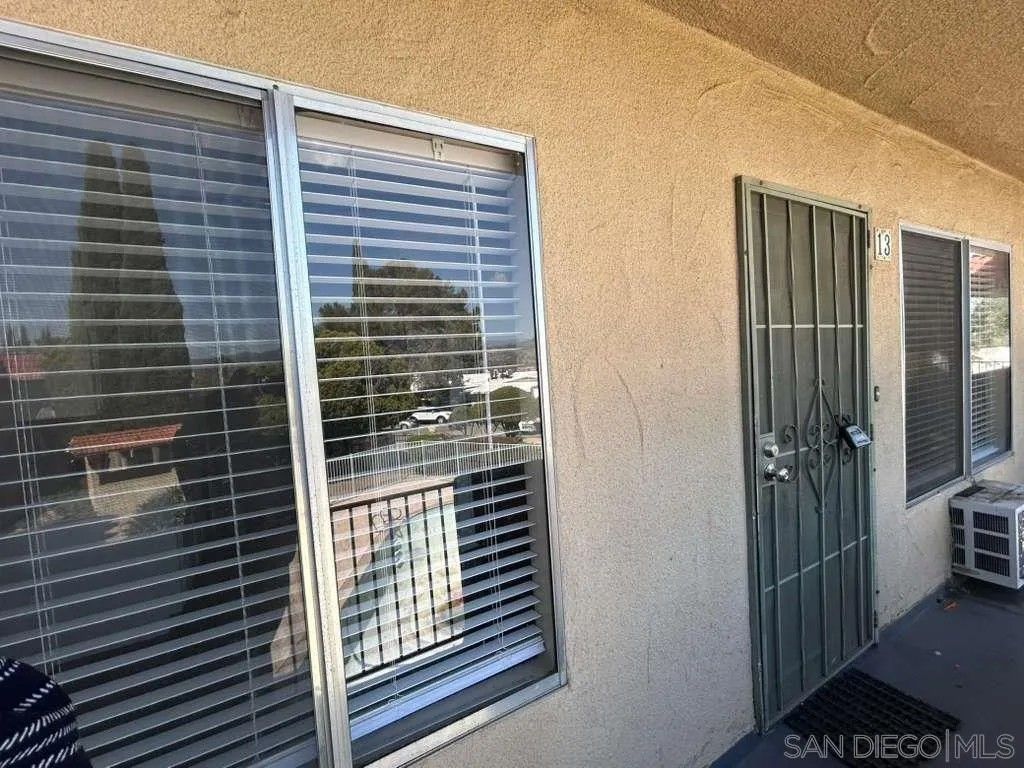Photo of 1259 E Ohio Ave #13, Escondido, CA 92027 (MLS # 260005737)