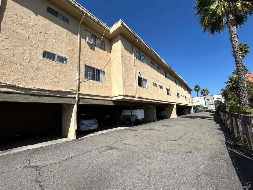 Photo of 1259 E Ohio Ave #13, Escondido, CA 92027 (MLS # 260005737)