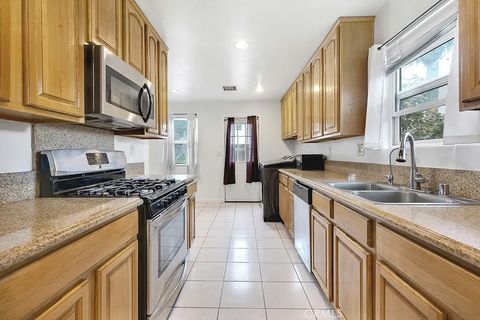 Tiny photo for 14962 Genoa St, Sylmar, CA 91342 (MLS # SR26067275)