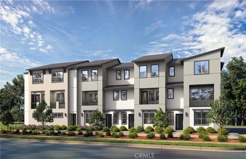 Photo of 12720 Azure Way #28, Hawthorne, CA 90250 (MLS # OC26007143)