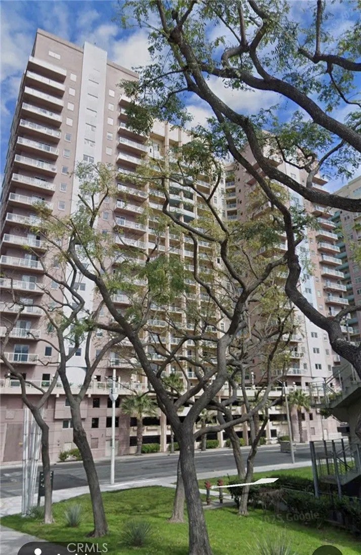 388 E Ocean Boulevard 718