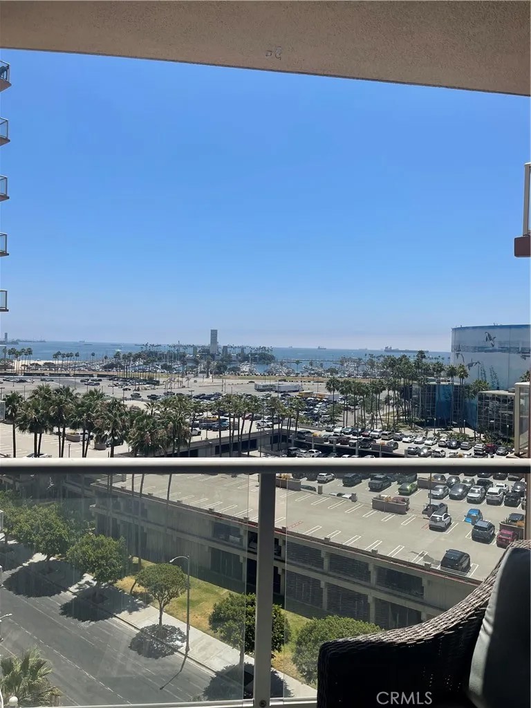 388 E Ocean Boulevard 718