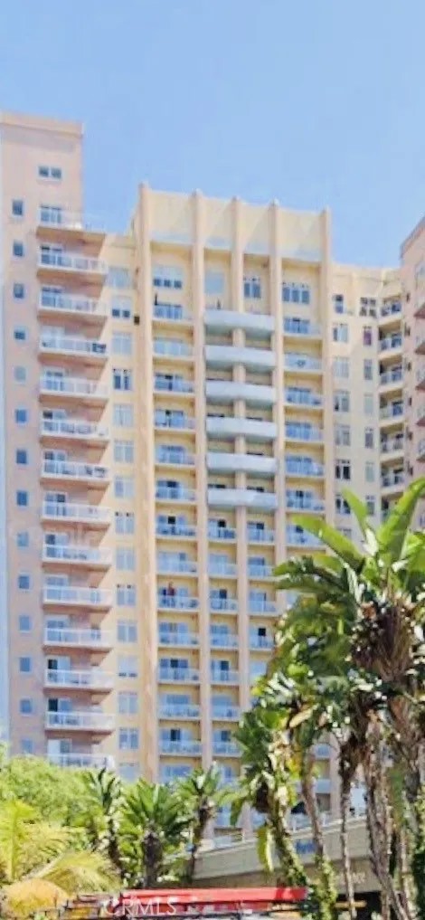 388 E Ocean Boulevard 718