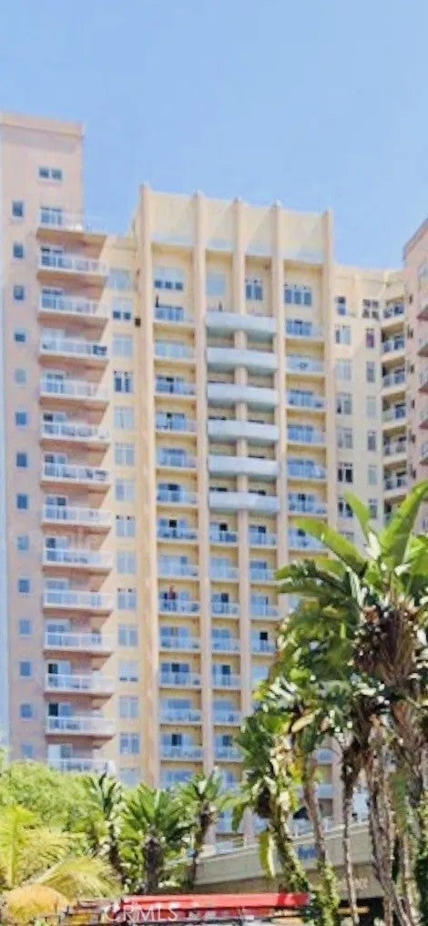 388 E Ocean Boulevard 718