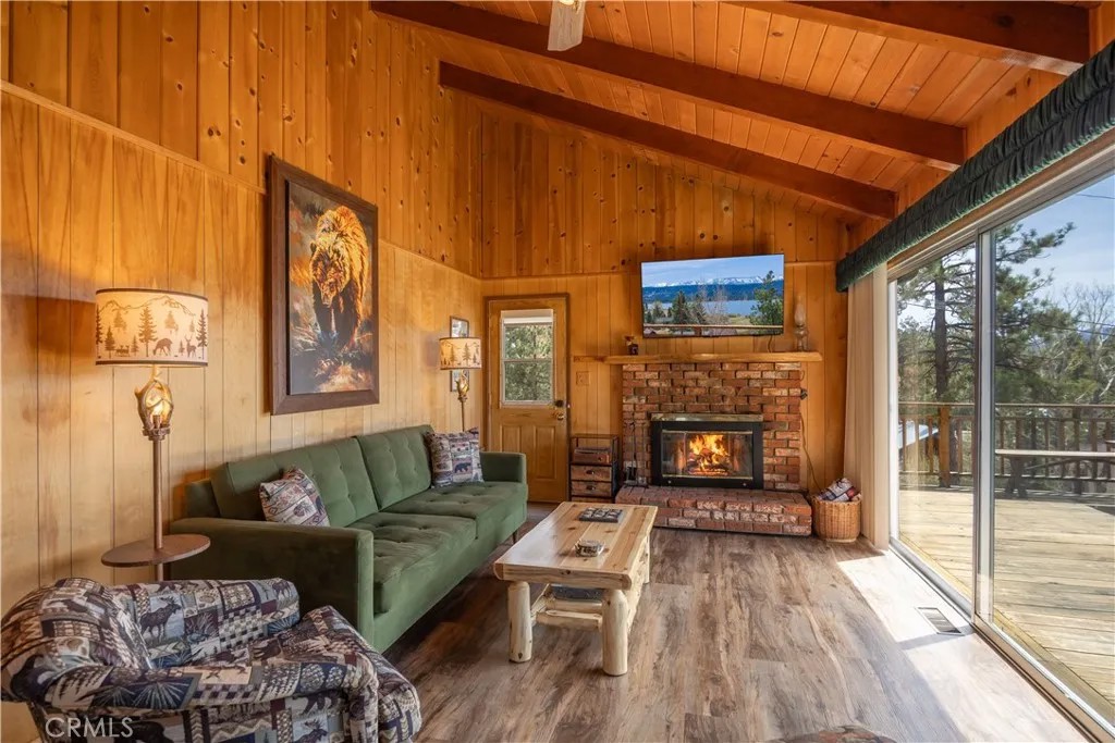 1022 Grey Back Trail