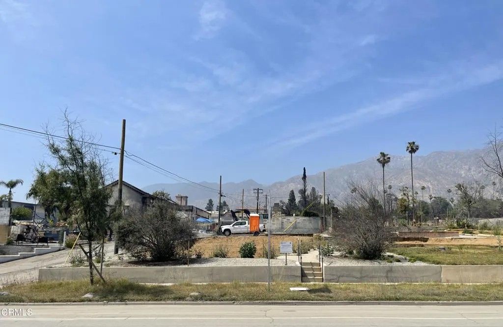 Photo of 917 E Mendocino St, Altadena, CA 91001 (MLS # P1-26580)