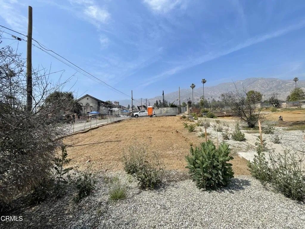 Photo of 917 E Mendocino St, Altadena, CA 91001 (MLS # P1-26580)