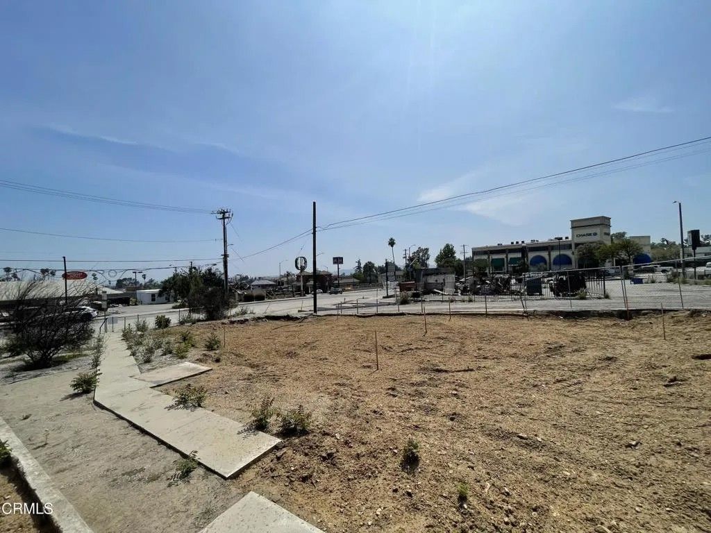 Photo of 917 E Mendocino St, Altadena, CA 91001 (MLS # P1-26580)