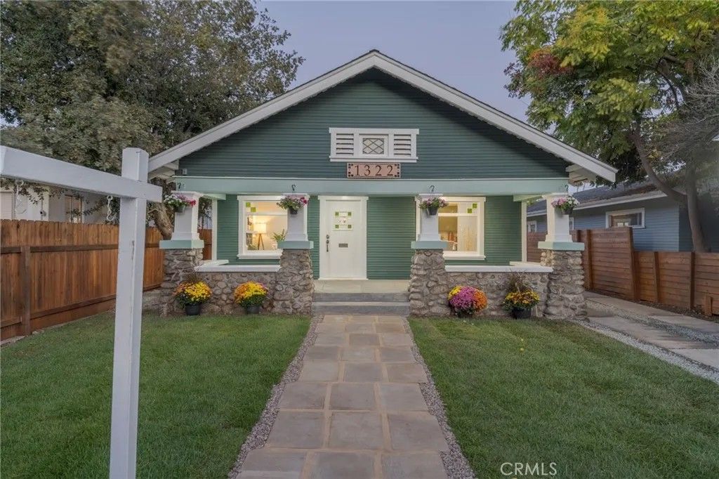 Photo of 1322 N June Street, Los Angeles, CA 90028 (MLS # PW26075014)