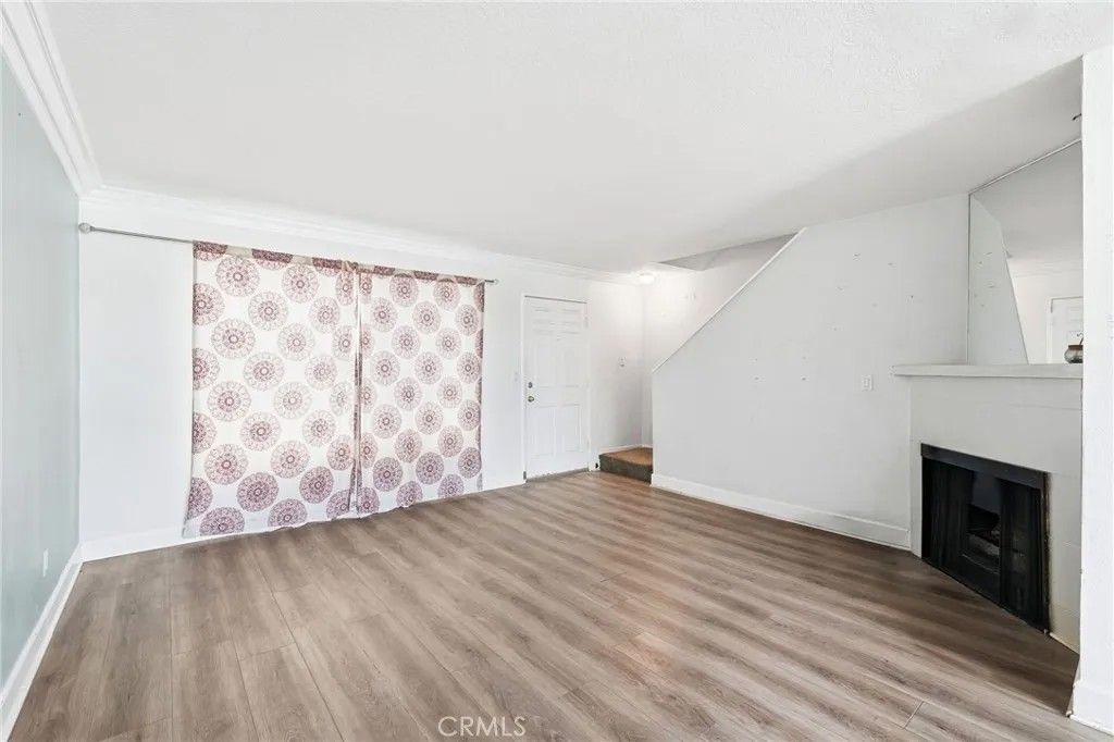 Photo of 7045 Woodley Avenue #124, Lake Balboa, CA 91406 (MLS # SR26016889)