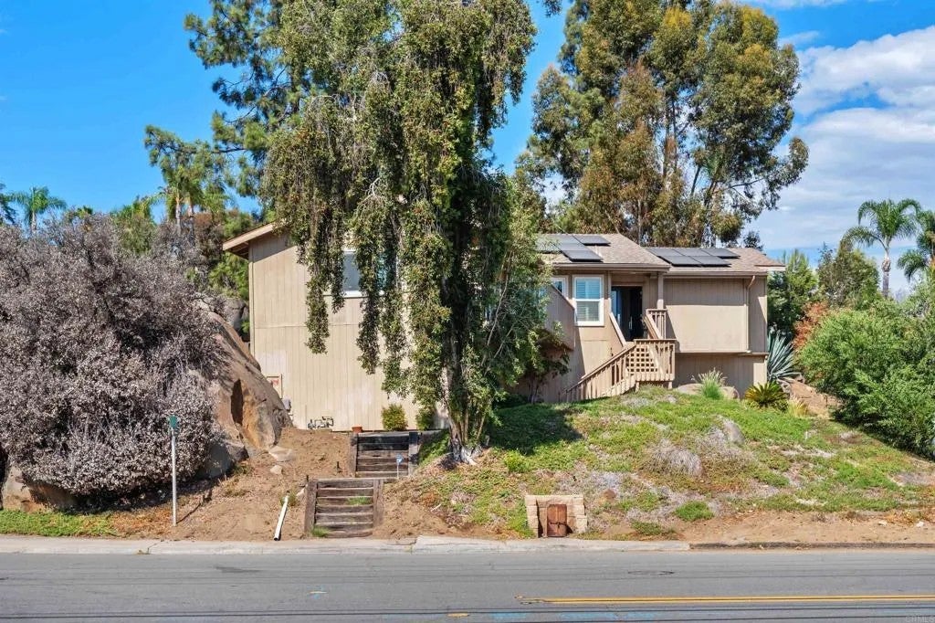 9209 Lakeview Terrace