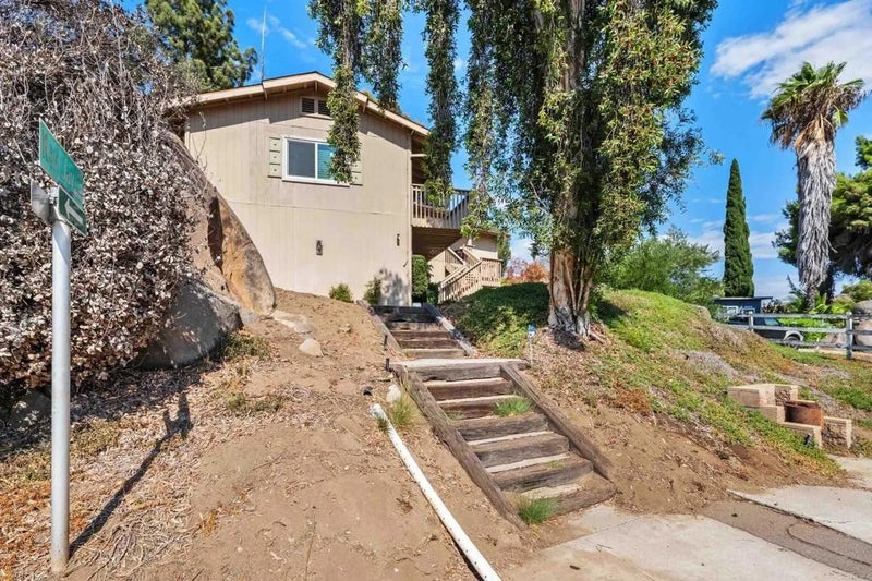 9209 Lakeview Terrace