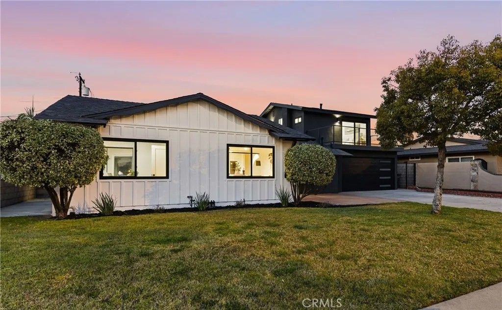 Photo of 1921 W Clearbrook Ln, Anaheim, CA 92804 (MLS # WS26020826)