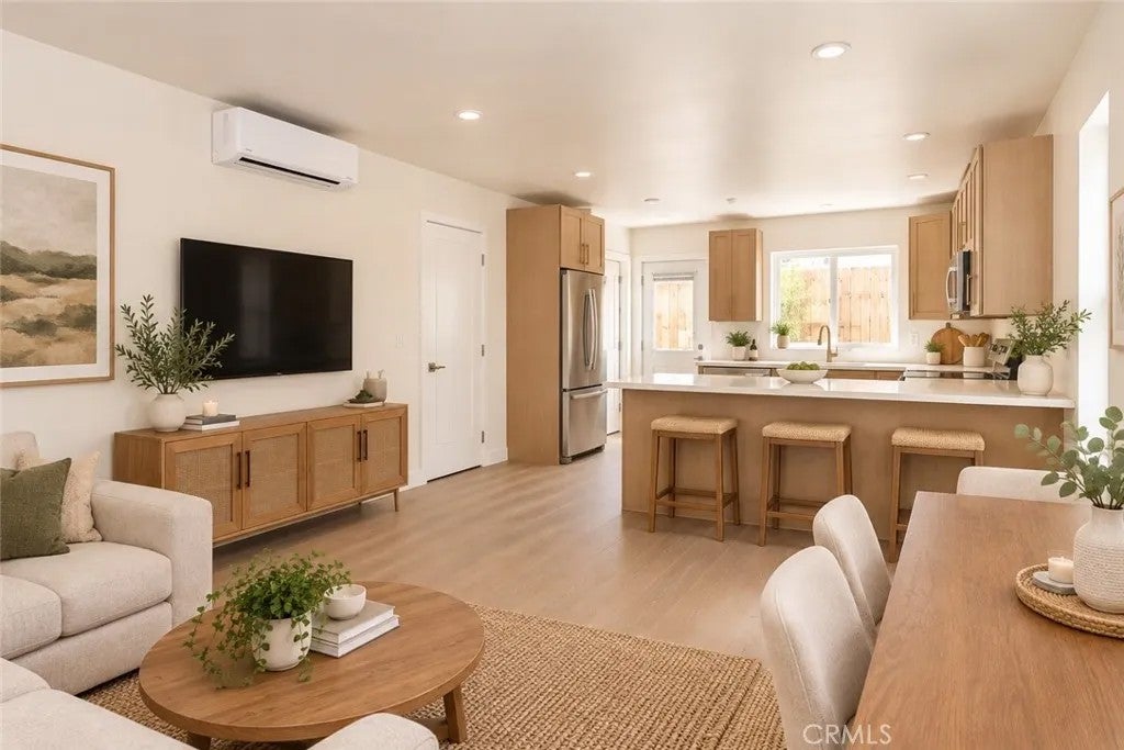 7595 Santa Ysabel