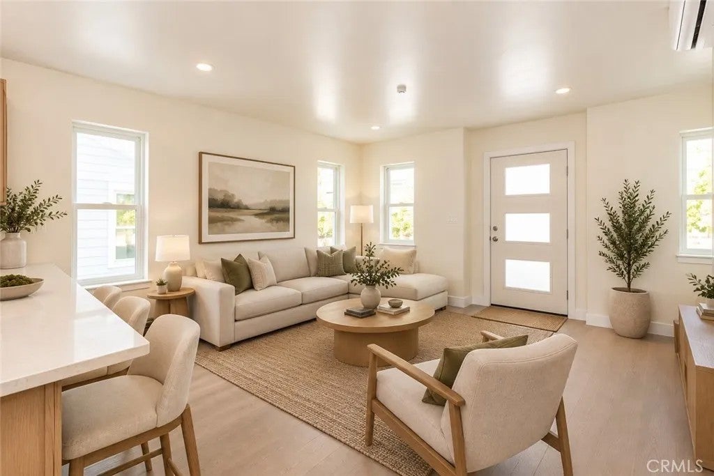 7595 Santa Ysabel