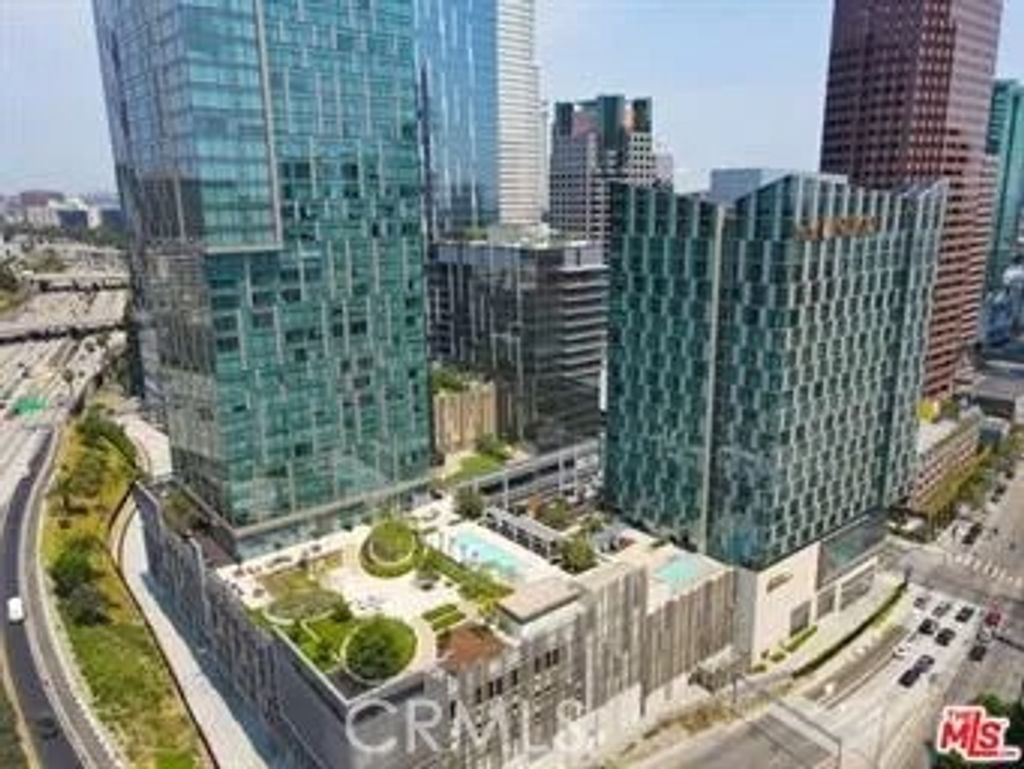Photo of 889 Francisco St #3406, Los Angeles, CA 90017 (MLS # TR26088950)